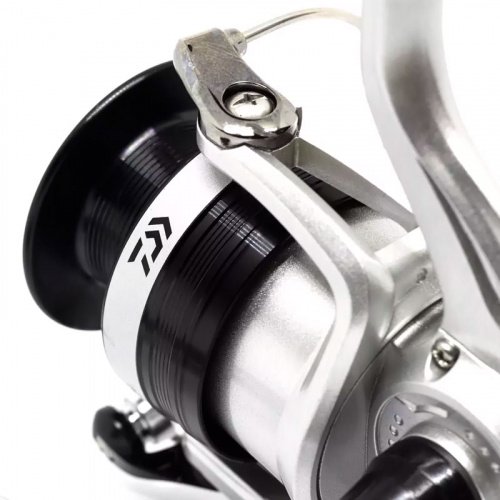 Котушка Daiwa Sweepfire E 2500C